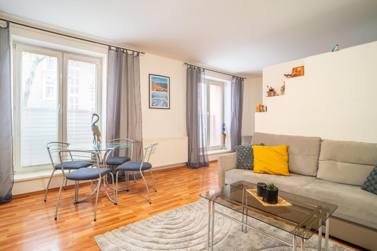 A Cozy In Downtown Apartament *